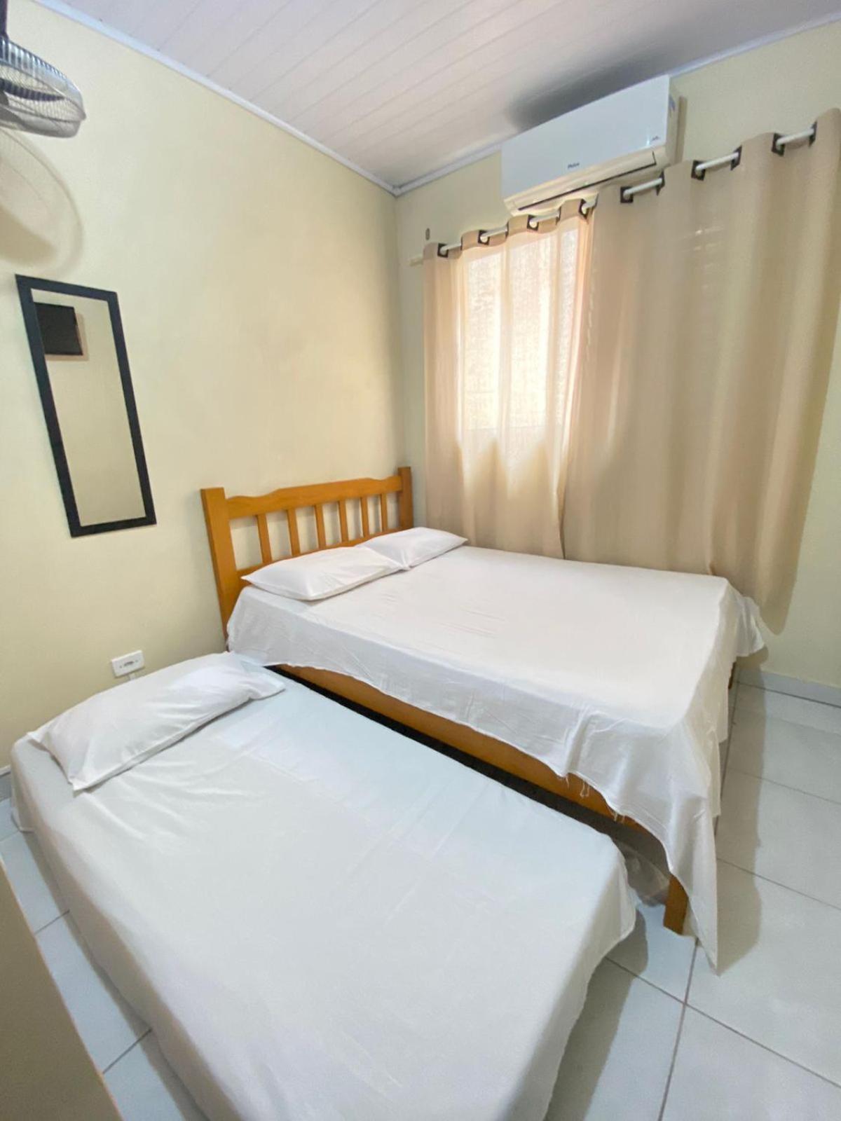 Kitnetes "Recanto Familia Gomes" Caraguatatuba Bilik gambar